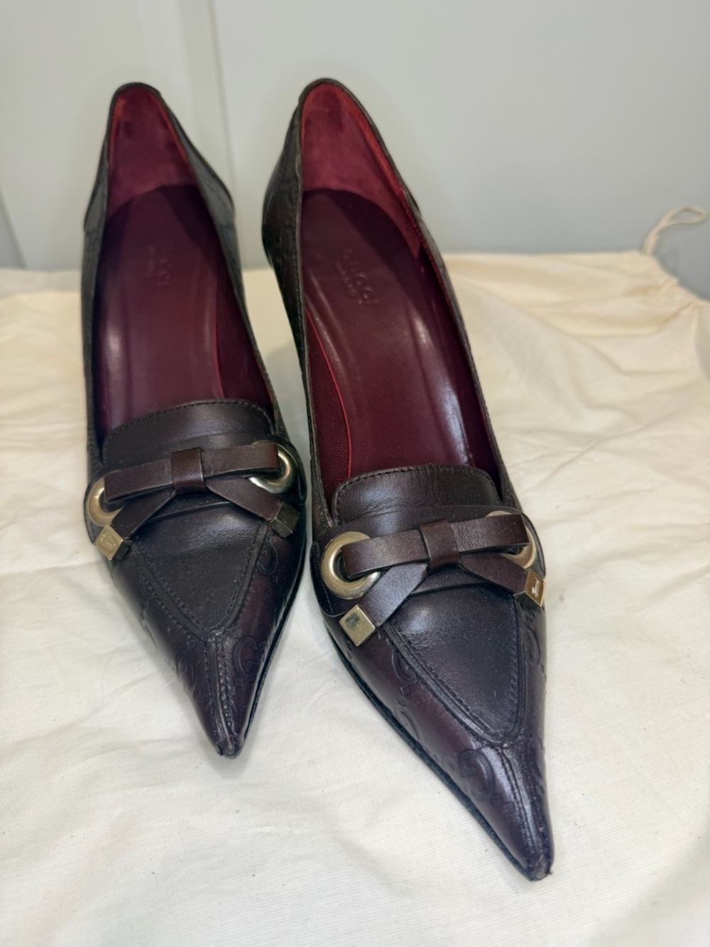 Gucci Women's Dark Brown Pointed-Toe Leather Flats with Gold Hardware